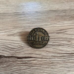 Daytona Take It Easy 2002 Lapel Pin